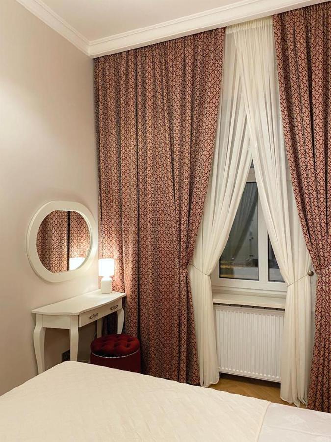 Grand De Luxe Residence Lviv Kültér fotó