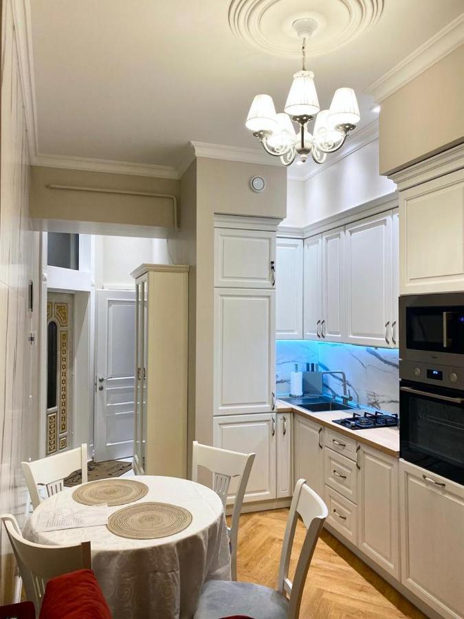 Grand De Luxe Residence Lviv Kültér fotó