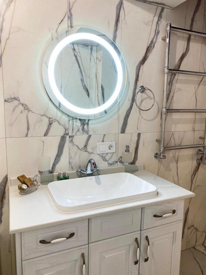 Grand De Luxe Residence Lviv Kültér fotó